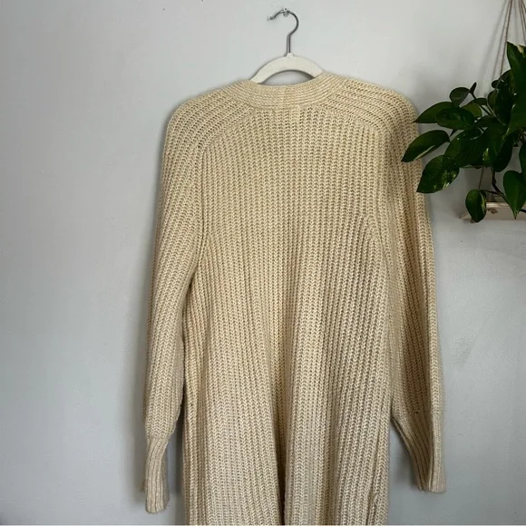 Universal Thread Cream Knit Cardigan size large winter trending oversized - Picture 9 of 10